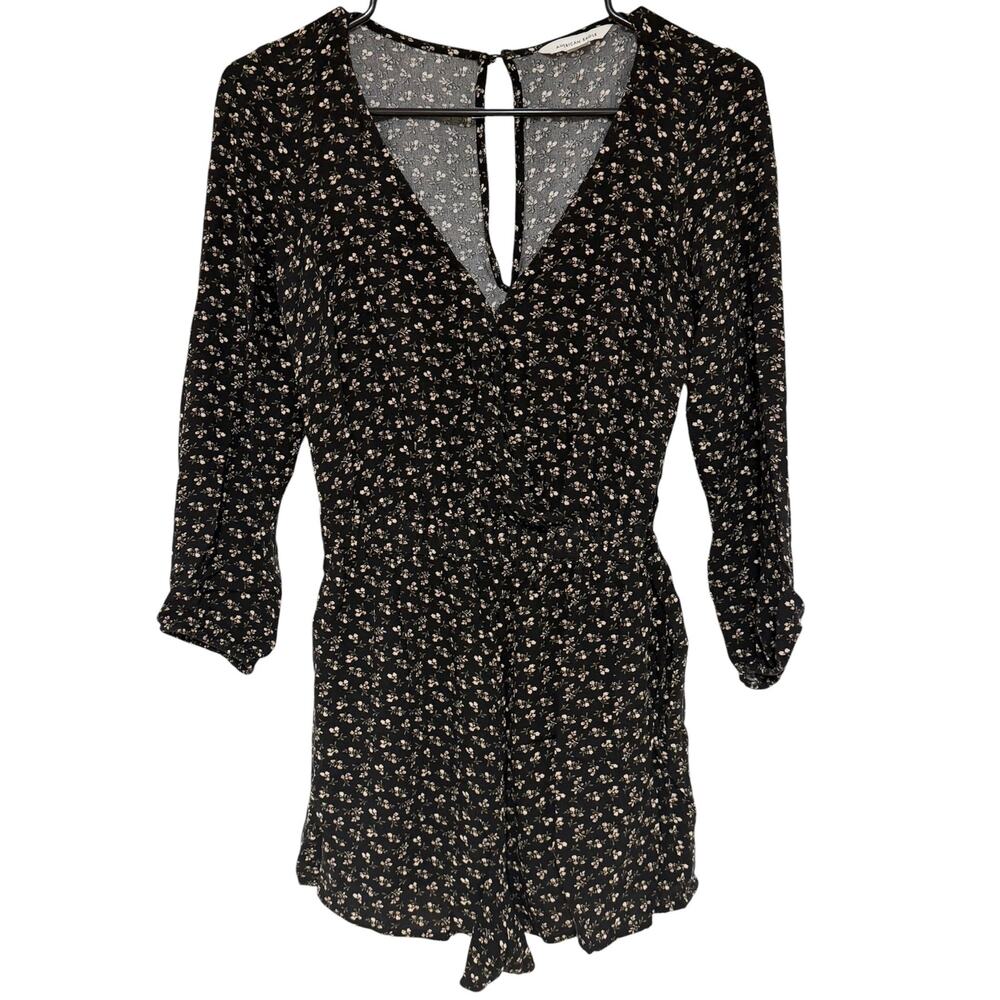 AMERICAN EAGLE Floral Romper Black Size Small Preppy Concert Casual Pockets